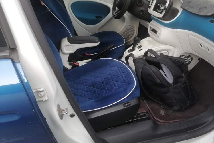 Used smart forfour 2016 0.9T 66 kW Ultimate Edition Right Front Seat