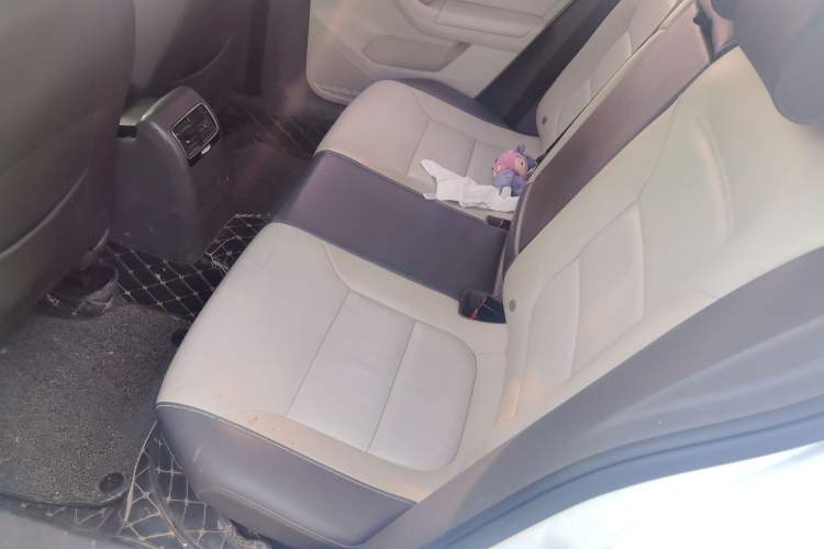 Used Volkswagen Sagitar 2015 1.6L Manual Comfort Model Left Rear Seat