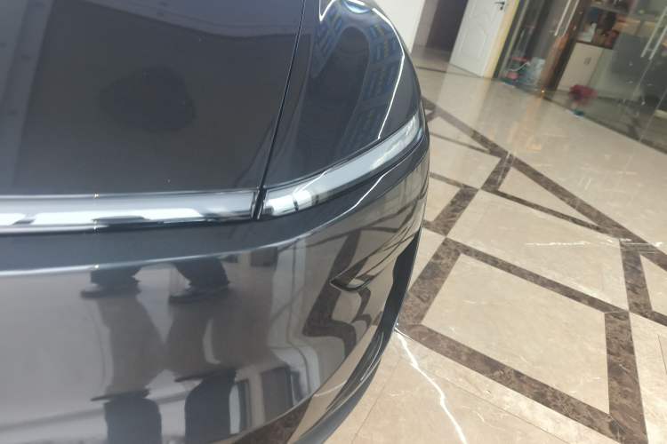 Used Tesla Model Y 2025 Rear-Wheel-Drive Version
