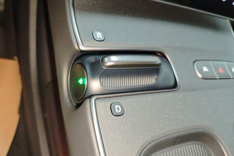 Used Nio ET5 2022 75 kWh Gear Lever