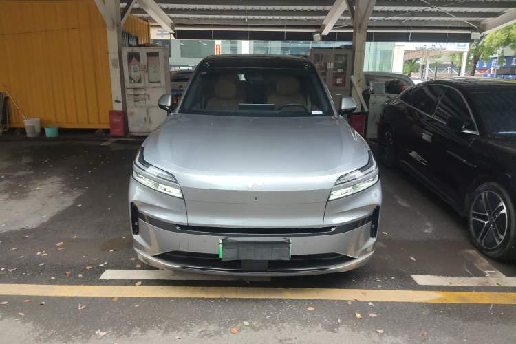 Used ONVO Luxeed L90 2025 Model—Max Six-Seater Version Front