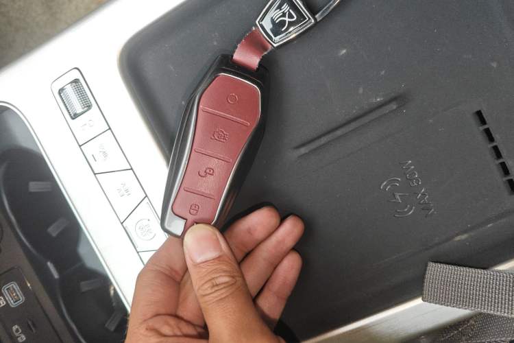 Used BYD Han 2025 DM-i Intelligent Driving Edition 245KM Prestigious Edition Interior 1