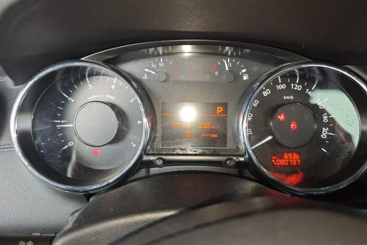 Used Peugeot 3008 2013 2.0L Automatic Trend Edition Instrument Cluster