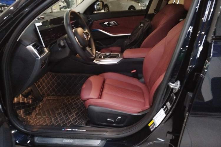 Used BMW i3 2024 eDrive 40 L Midnight Edition
