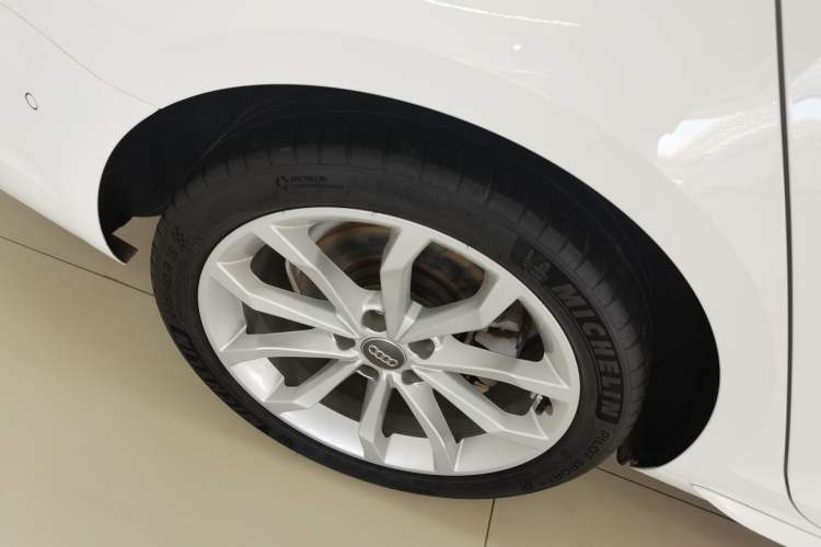 Used Audi A4L 2019 40 TFSI Fashion Edition China VI Emission Standard
