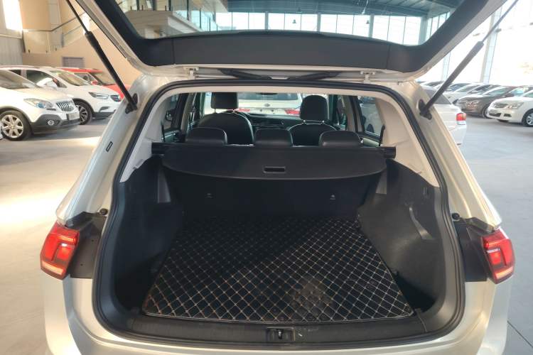 Used Volkswagen Tiguan L 2018 330TSI Automatic Two-Wheel Drive Luxury Edition
