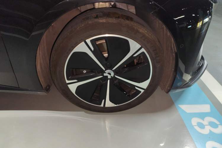 Used Nio ET5T 2024 75kWh Touring Right Front Wheel Hub