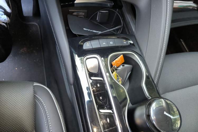 Used Buick Envision 2022 Facelift Encore S 652T Two-Wheel-Drive Luxury Model