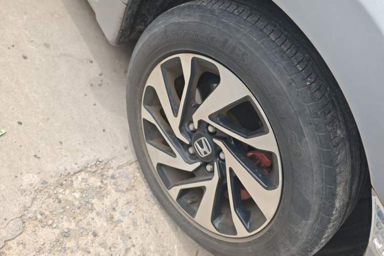 Used Honda Civic 2016 220TURBO CVT Luxury Edition Right Front Wheel Hub