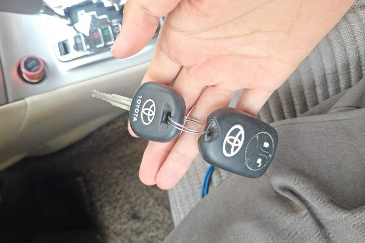 Used Toyota Corolla EX 2011 1.6L Automatic Luxury Edition Vehicle Key