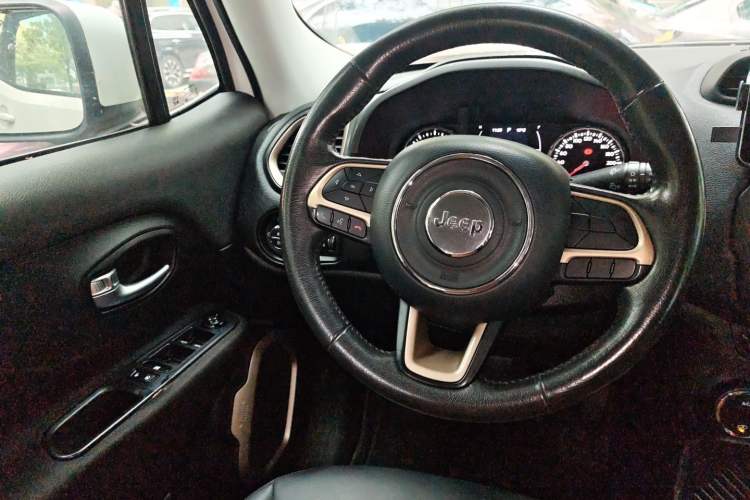 Used Jeep Renegade 2017 180T Automatic High-Energy Version
