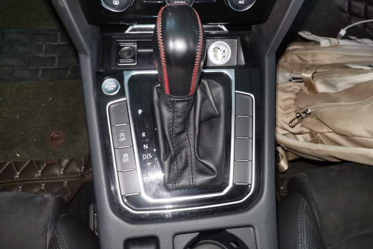 Used Volkswagen Magotan 2017 330TSI DSG Luxury Model Gear Lever