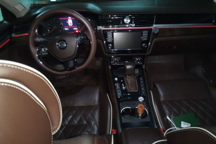 Used Volkswagen Phideon 2016 380TSI Two-Wheel-Drive Executive Version
