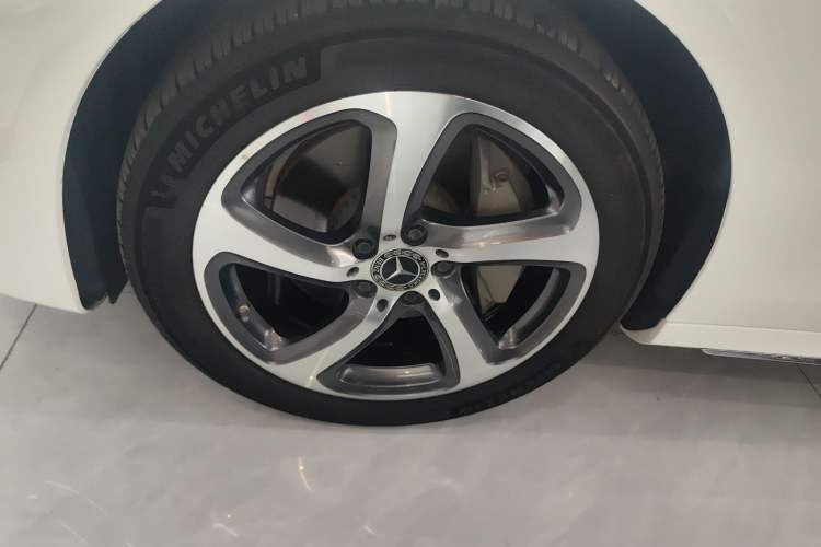 Used Mercedes-Benz E-Class 2019 Restyled E 300 L Sport Luxury Edition Exterior 4