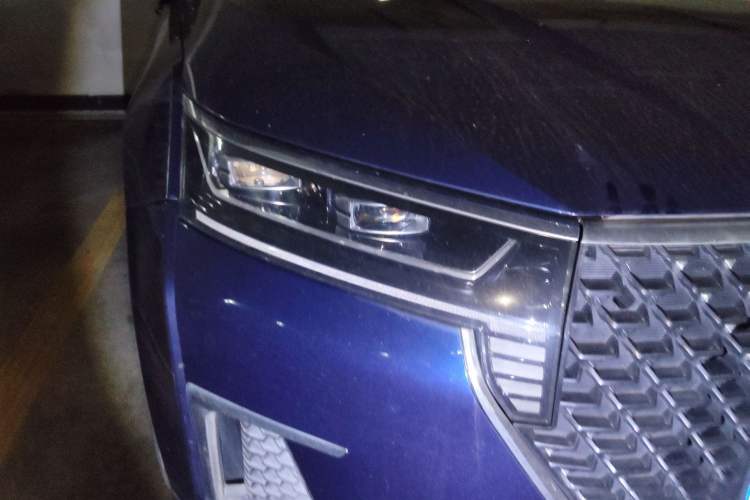 Used Venucia Star 2020 260T Automatic 48V Mild Hybrid Turbocharged Starry Edition Right Front Headlight