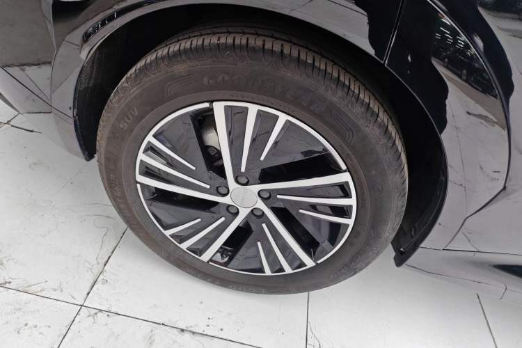 Used Lynk & Co 08 EM-P 2023 120km Long-Range Pro