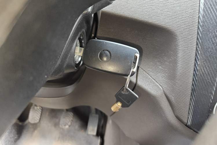 Used Wuling Hongguang 2015 1.5L S Basic Version China V Standard