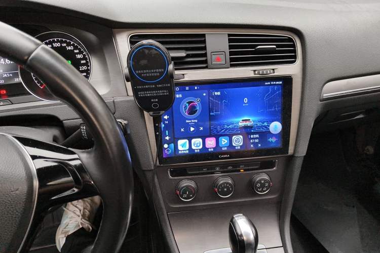 Used Volkswagen Golf 2014 1.4TSI Automatic Comfort Model Audio And AC Panel