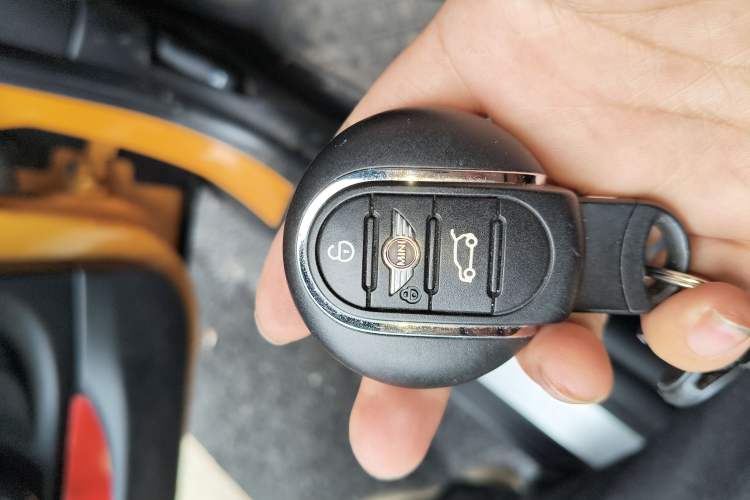 Used MINI MINI 2014 1.5T COOPER Fun
