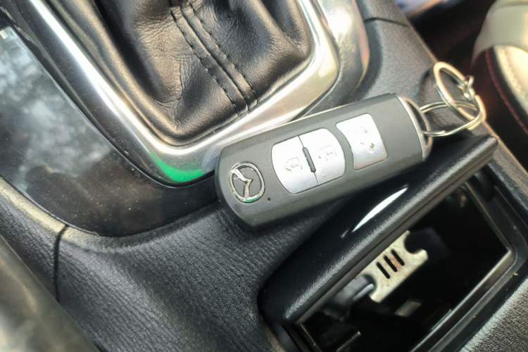 Used Mazda Atenza 2014 2.0L Blue Sky Luxury Edition