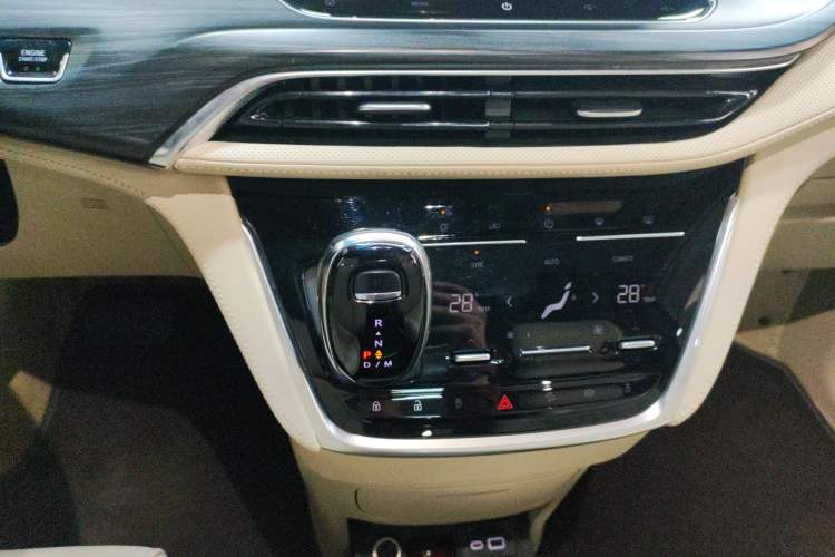 Used Buick GL8 2022 ES Land Cruiser 653T Luxury Model