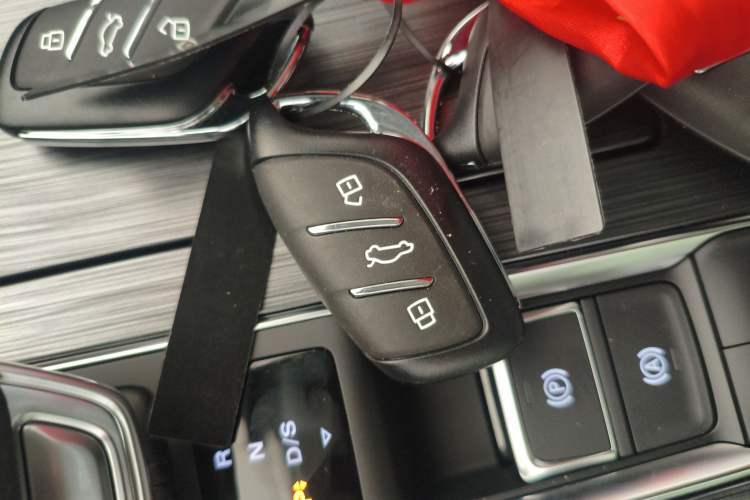 Used Roewe RX5 2025 PLUS 330TGI Automatic Trendsetting Smart Edition Interior 1