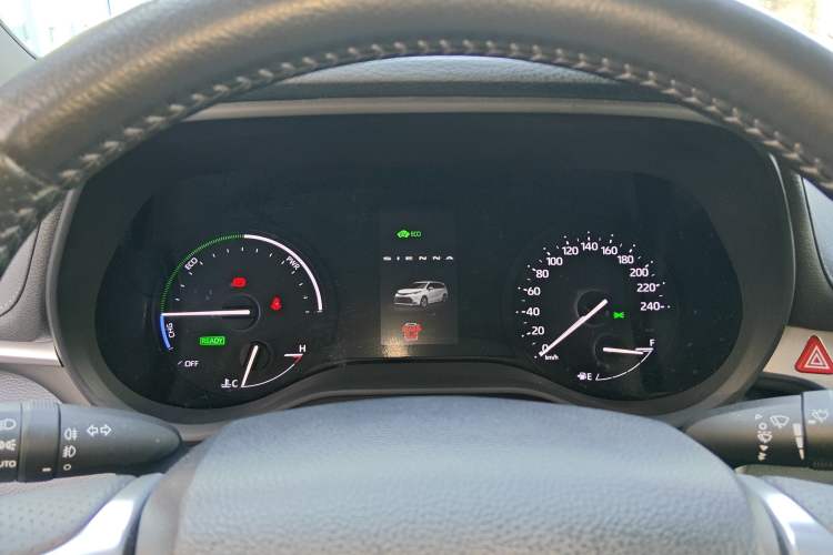 Used Toyota Sienna 2021 2.5L Hybrid Premium Edition