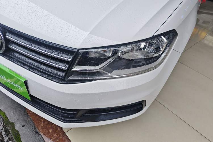 Used Volkswagen Santana 2016 1.6L Automatic Fashion Edition Left Front Headlight