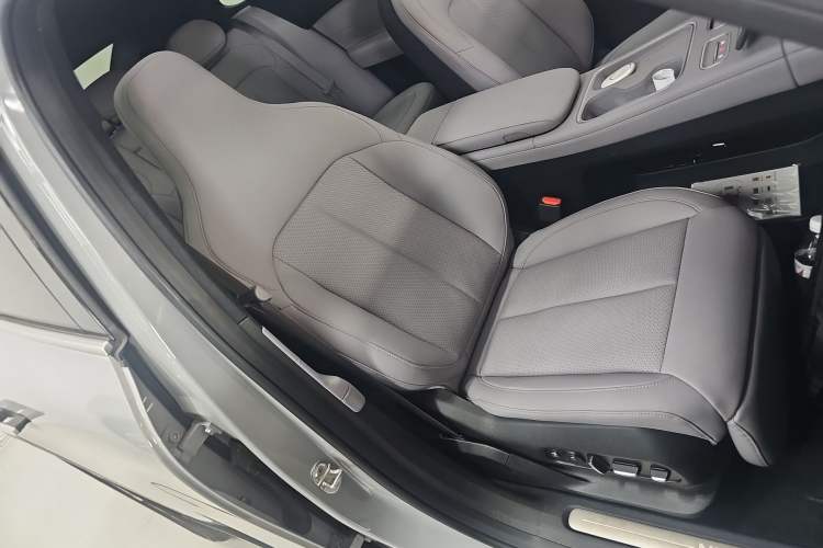 Used Nio EC6 2024 75 kWh Right Front Seat