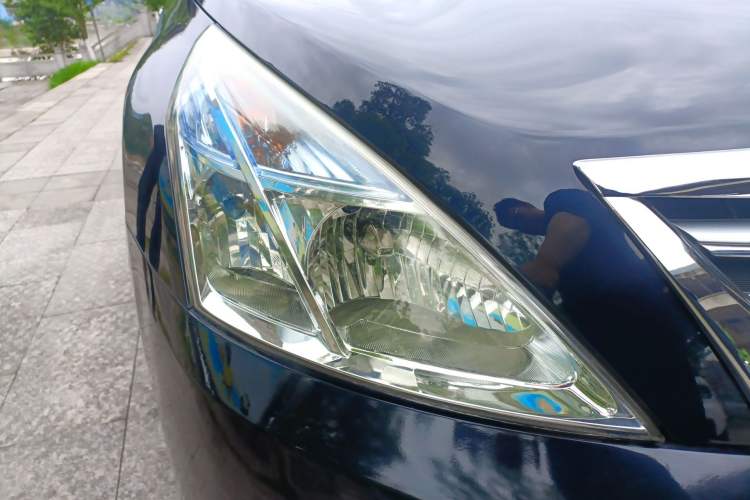 Used Nissan Teana 2011 2.0L XL Comfort Edition Right Front Headlight