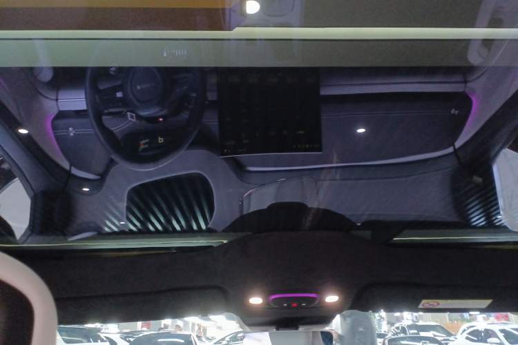 Used Xiaomi Auto SU7 2024 Four-Wheel Drive Ultra-Long Range Advanced Intelligent Driving Max Edition