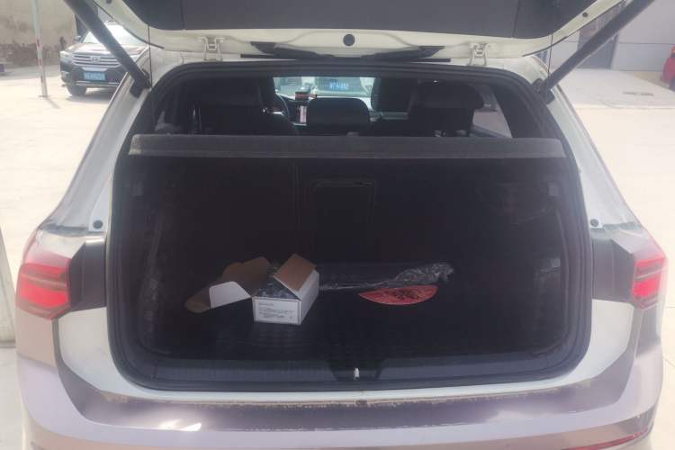 Used Volkswagen Golf 2023 Facelift 280TSI DSG R-Line Lite
