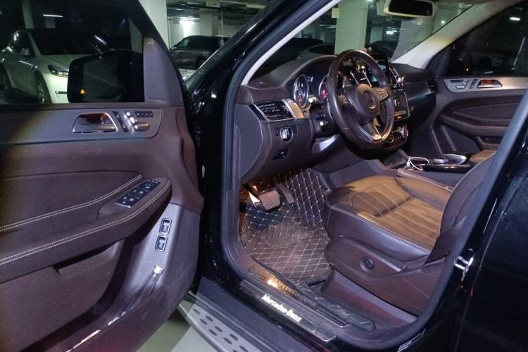 Used Mercedes-Benz GLS 2018 Facelift GLS 320 4MATIC Driver Seat