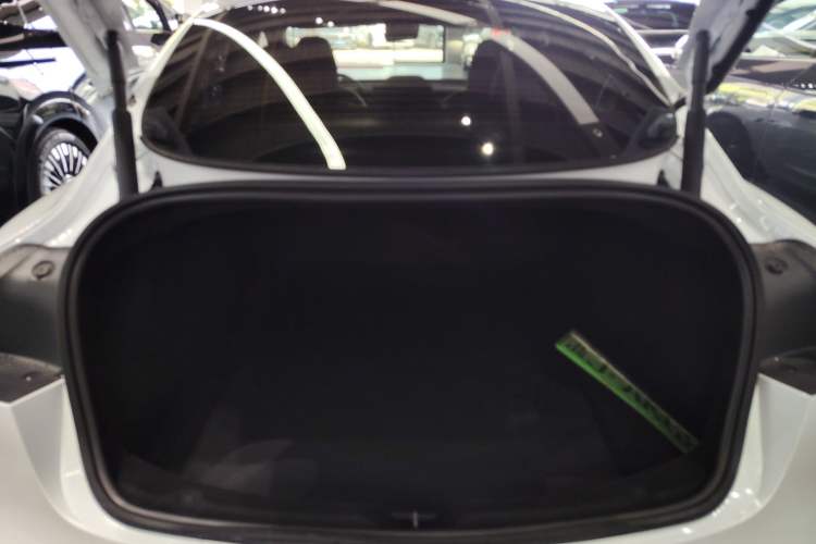 Used Tesla Model 3 2025 Rear-Wheel-Drive Version Trunk