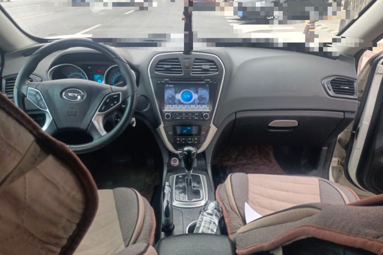 Used GAC Trumpchi GS5 2014 2.0L Automatic Two-Wheel Drive Deluxe Edition Center Console