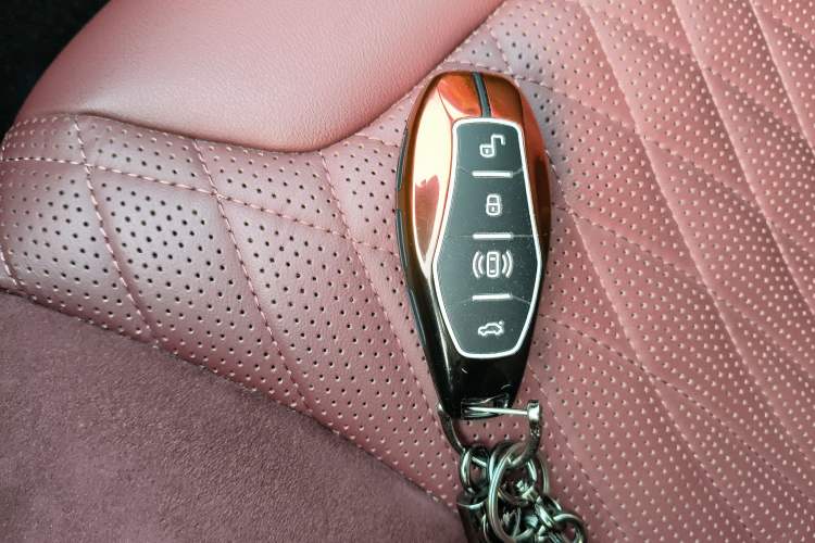 Used Hongqi HS5 2023 2.0T Qixiang Pro Edition
