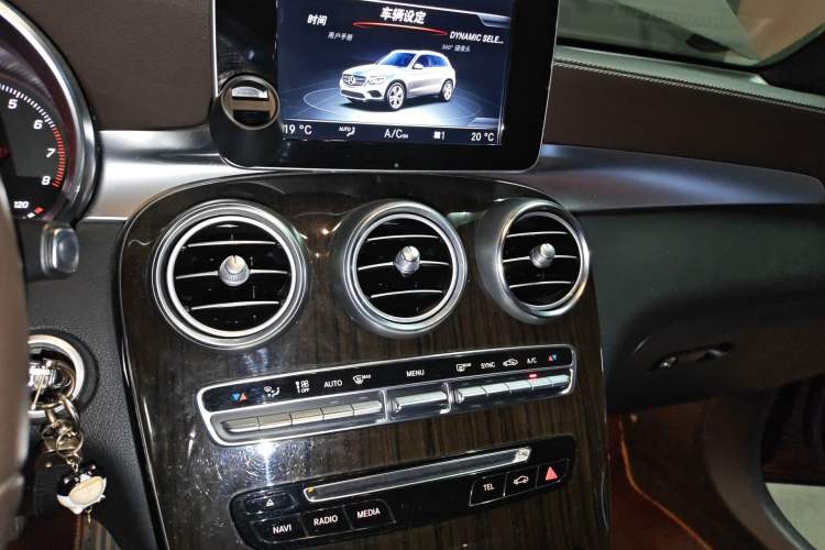 Used Mercedes-Benz GLC 2017 GLC 260 4MATIC Luxury Model
