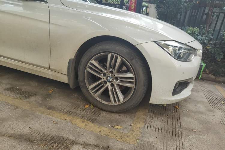 Used BMW 3 Series 2017 320Li Fashion Model
