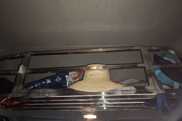 Used JMC Fushun 2022 2.0T Manual Multi-Function Passenger Vehicle Short Wheelbase Mid-Height Roof 6-Seater