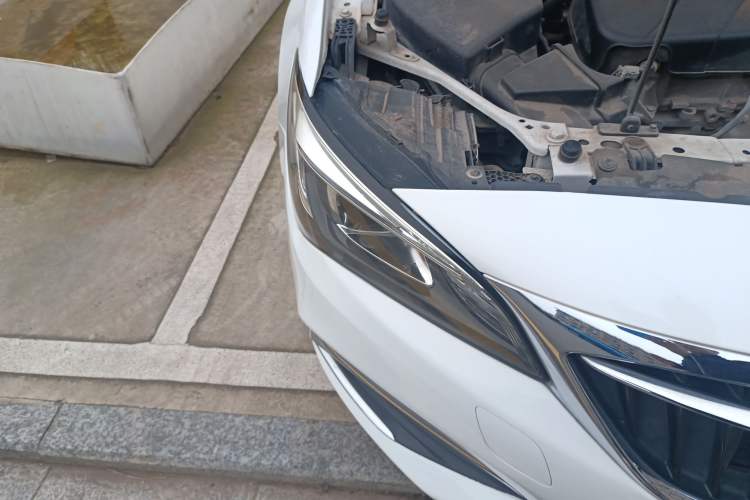 Used Buick Verano 2018 Sedan 15S Automatic Entry Model Right Front Headlight