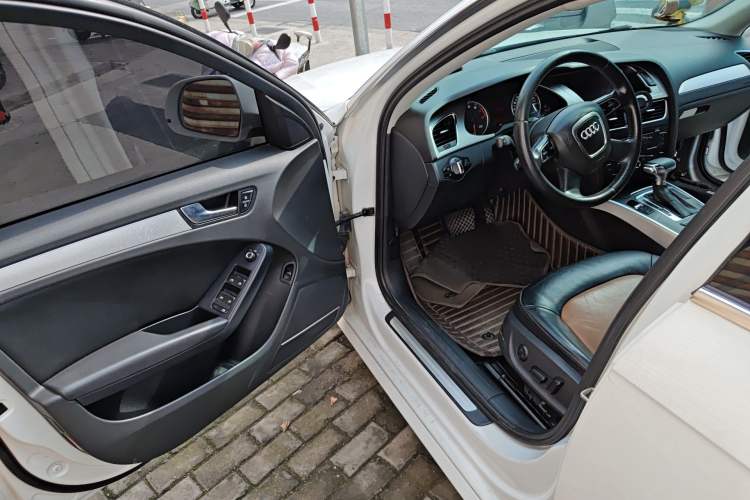 Used Audi A4L 2011 2.0 TFSI Standard Model
