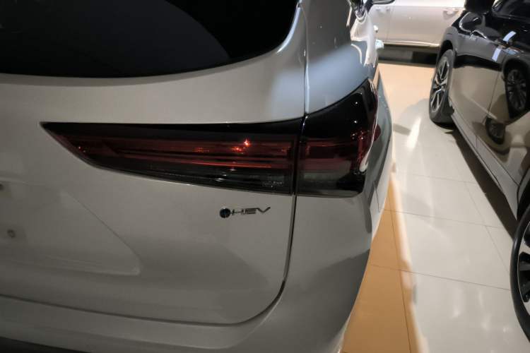 Used Toyota Highlander 2024 2.5L Smart Electric Hybrid Dual-Motor Two-Wheel-Drive Prestige Version 7 Seats