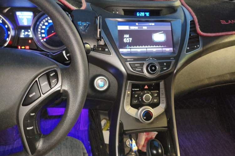 Used Hyundai Elantra (5th Generation / Langdong) 2016 1.6L Automatic Prestige Model Audio And AC Panel