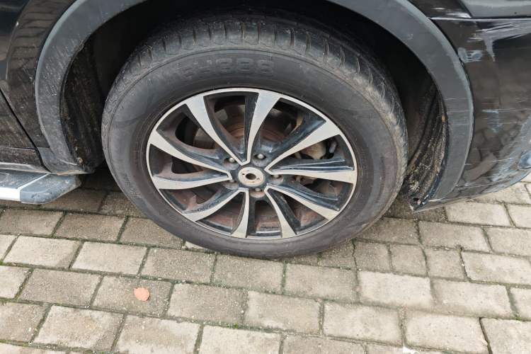 Used Zotye SR7 2016 1.5T Manual Cube Heart Edition China IV Standard Right Front Wheel Hub