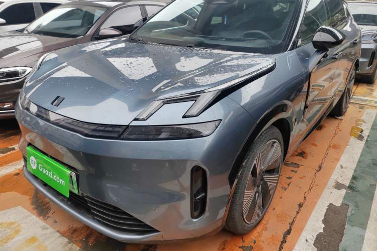 Used Lynk & Co 08 EM-P 2025 220 km All-Wheel-Drive Performance Halo