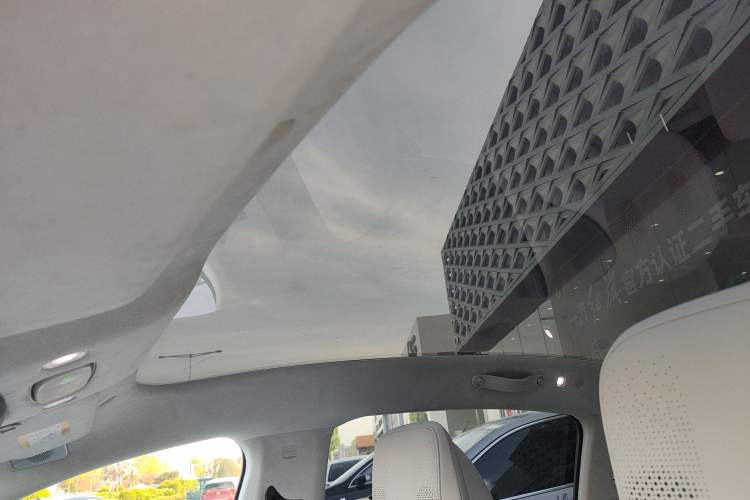 Used Buick L7 2025 Model Aivia Headliner