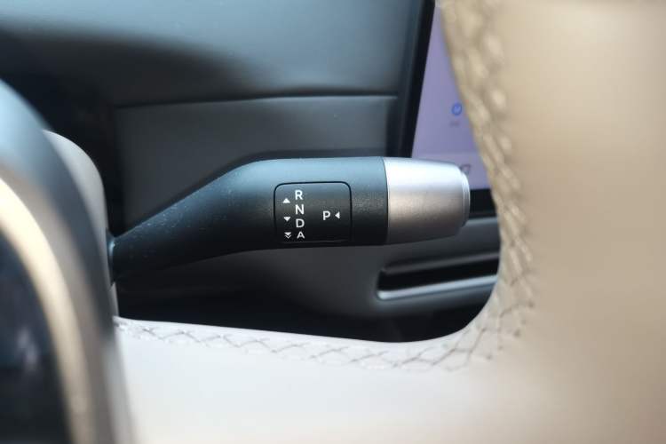 Used Li Auto Li Auto i6 2025 Model Two-Wheel-Drive Standard Type
