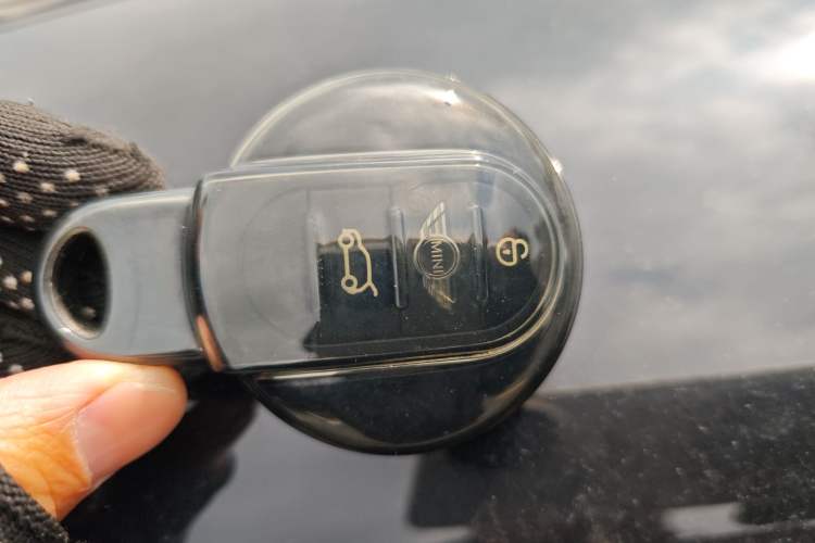 Used MINI 2016 1.5T COOPER Avant-Garde Interior 1