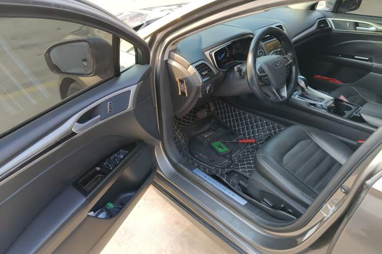 Used Ford Mondeo 2013 2.0L GTDi 200 Luxury Model