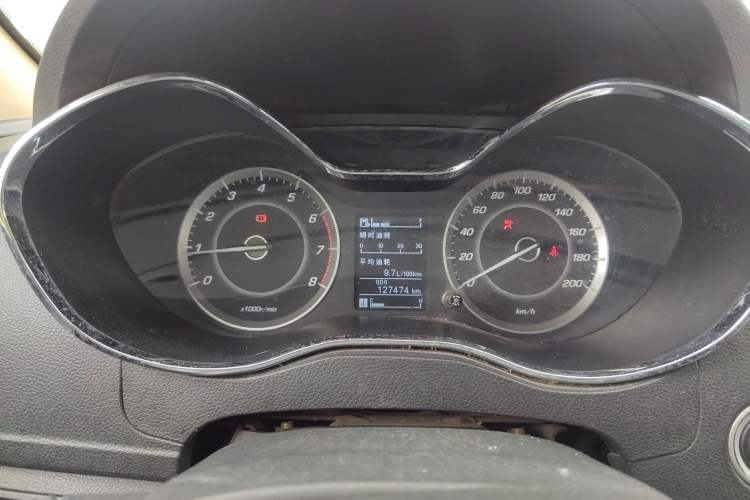 Used Baojun 560 2015 1.8L manual luxury version
